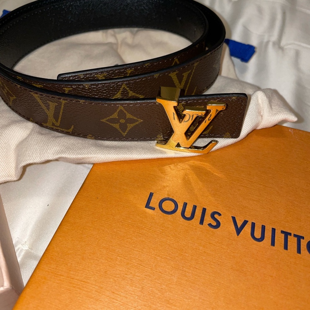 Louis Vuitton Authentic Reversible Belt 30’’